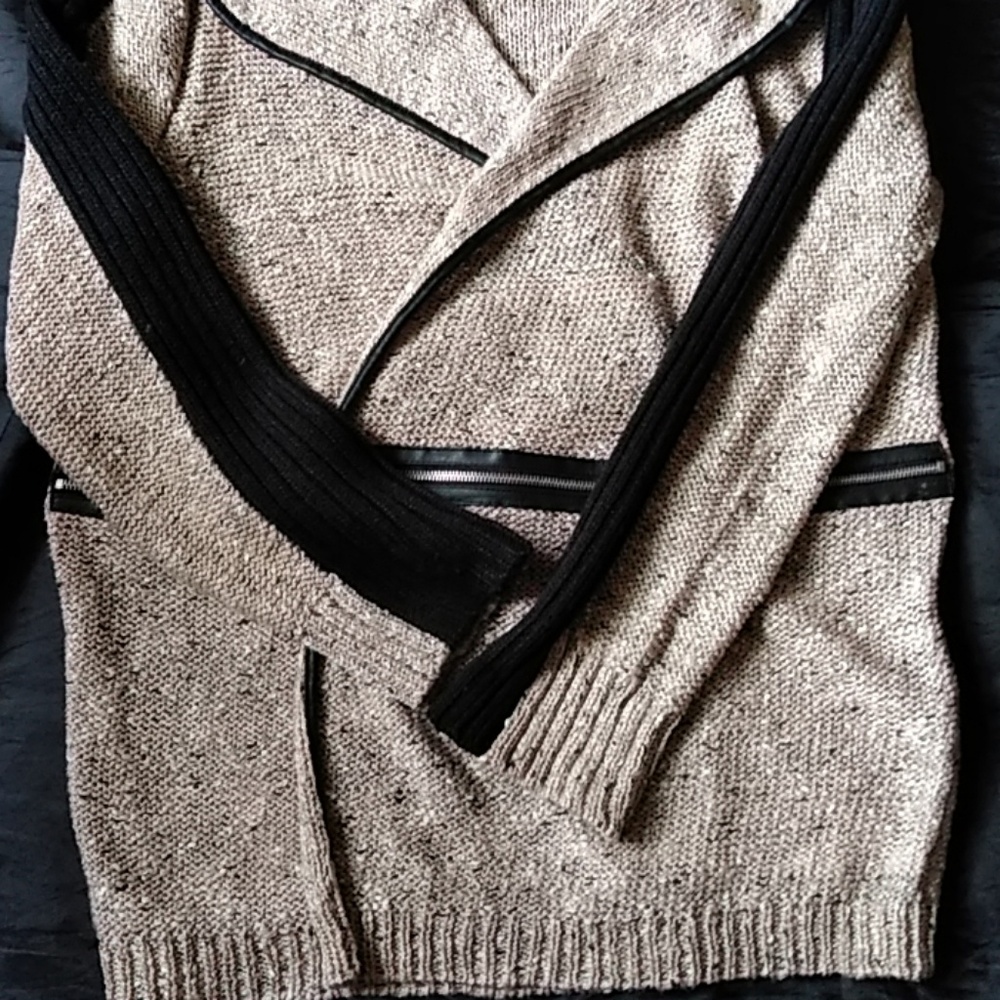 Sweater - Picture 2 of 4